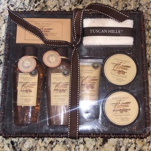 BNIB Tuscan Hills Vanilla Almond Bath & Body Gift Set Collection Lot Bundle Spa